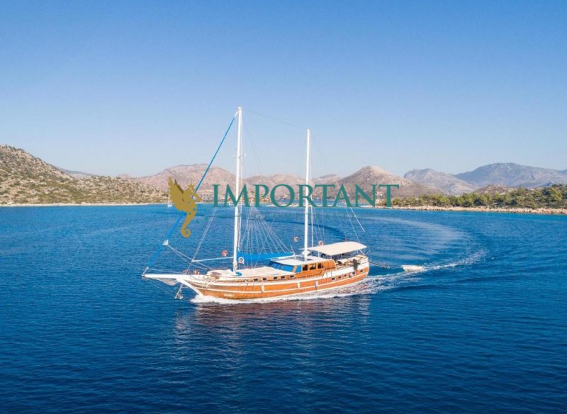 Marmaris' te Bozburun Çıkışlı 27 Mt, 6 Kabin, 12 Kişilik Gulet